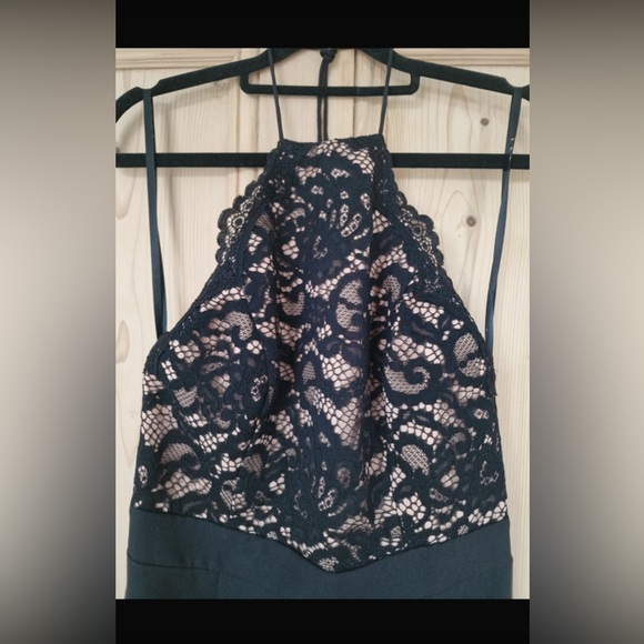 JARLO LONDON Elegant Black Lace Maxi Dress - Picture 4 of 11